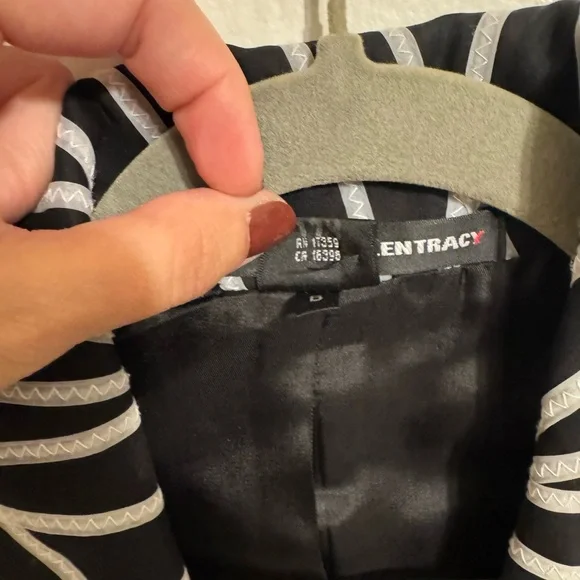 Linda Allard Ellen Tracy Zig Zag Chic Black and White Patterned Blazer - Picture 4 of 8